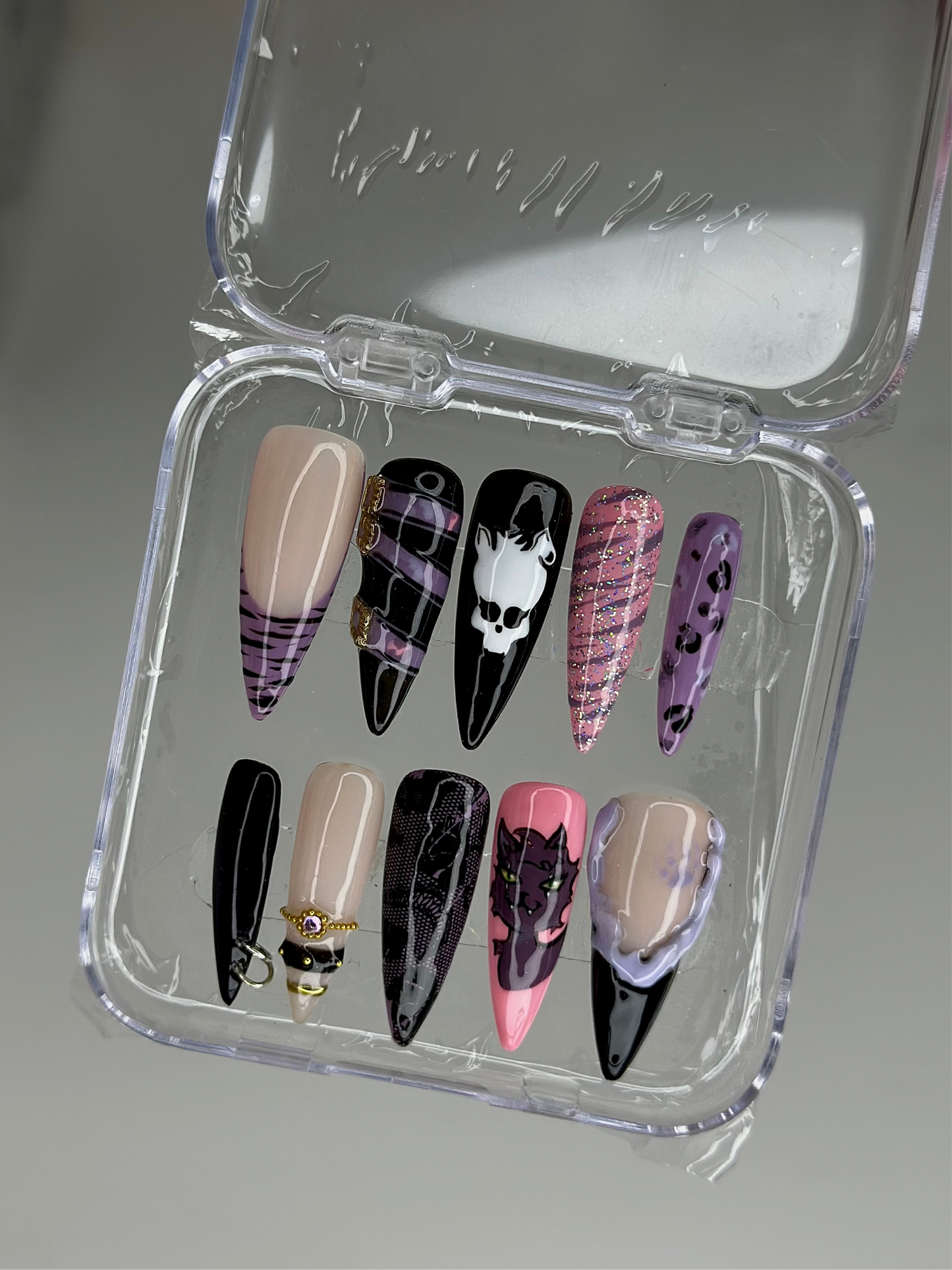 set clawdeen