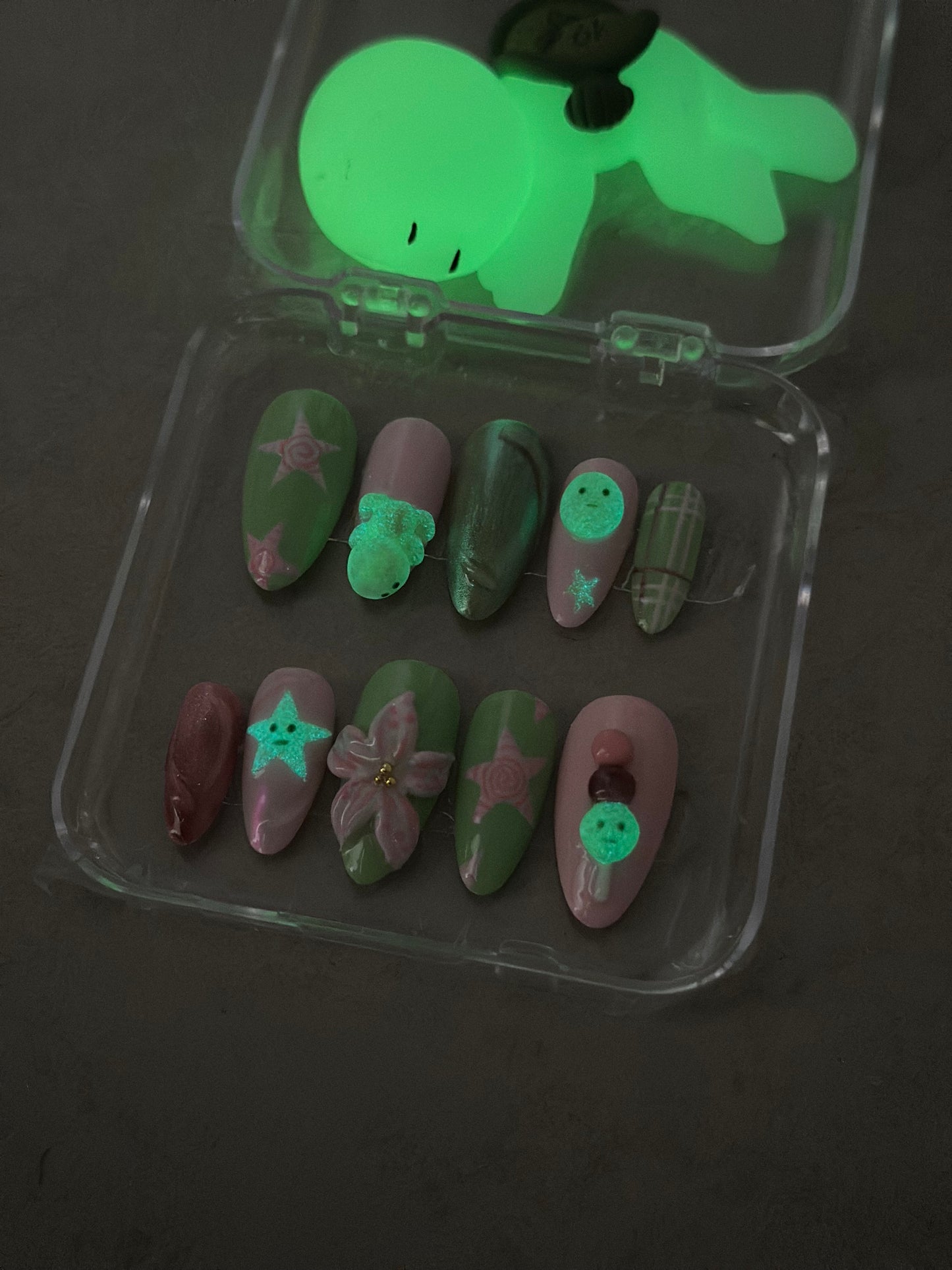 green guy set